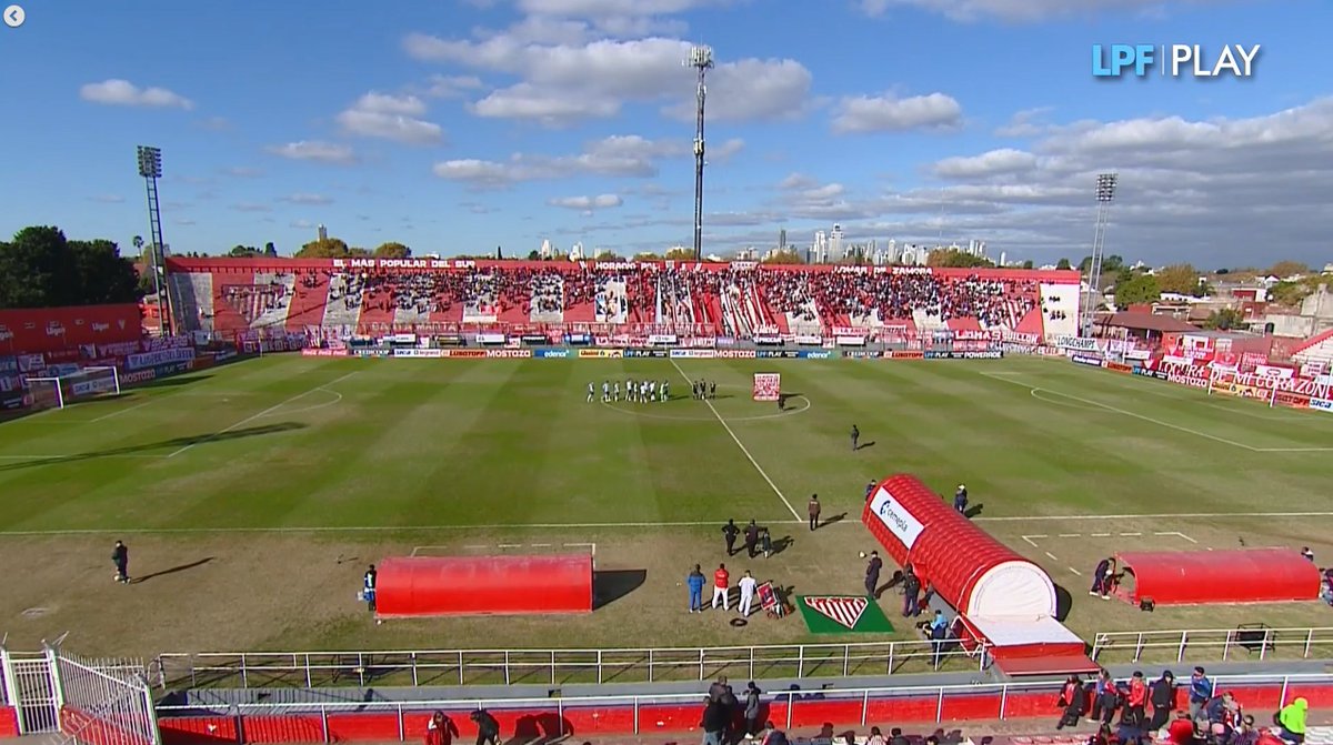 SangreVerde02's tweet photo. Los que tenían ganas de ir a la cancha son los muchachos de los andes
Imaginate ir 4to, que sea el día del hincha de tu club y llevar esa cantidad de gente https://t.co/oSPLs0xz3N