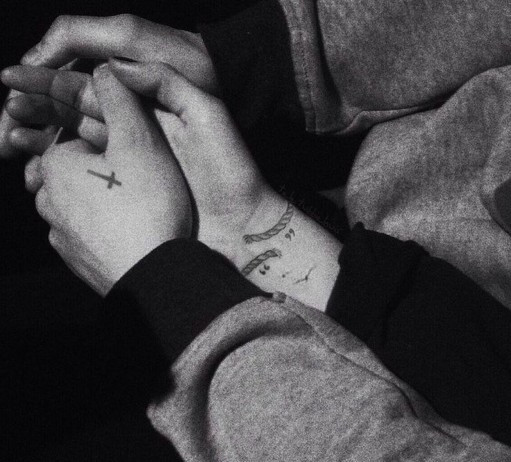 sunfLOUwer__'s tweet photo. New chapter live 👀

https://t.co/IsXl2Z1QXl

Come read Larry acting like the bonded soulmates they are 🥹🩷 https://t.co/d2mnV1KICw