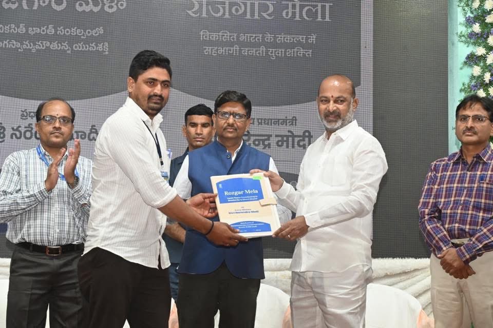 bandisanjay_bjp's tweet photo. Andhra Pradesh is emerging as the biggest beneficiary under Modi 3.0 in South India.

People in Telangana are increasingly looking towards a “double-engine government” for such  faster development.

Projects worth over ₹3 lakh crore have been launched in AP within just two years.

• Amaravati development received a ₹58,000 crore package
• ⁠Projects worth ₹13,430 crore were launched during PM Modi’s Kurnool visit 

We are committed to the development of both Telugu states.

Telangana too received more than ₹12 lakh crore in Central support over the last 12 years.

Addressed the Rozgar Mela held at the Railway Officers Club Auditorium in Guntakal, Andhra Pradesh.

Handed over appointment letters to 120 candidates and congratulated them and their parents for their achievement.

Opposition mocked Hon’ble PM Shri @narendramodi ji when the Rozgar Mela was launched in October 2022 with a target of filling 10 lakh government jobs. Despite criticism, the government has already provided over 11 lakh jobs transparently and on merit.

Another 51,000 appointment letters were being distributed across 47 locations in the 19th phase of #RozgarMela.