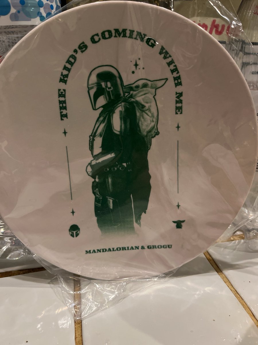 softmachine1966's tweet photo. 昨日からの一番くじグッズ、息子に貰いました〜。ネタバレ地雷踏む前に早く観に行きたい… https://t.co/gzltfwgjFq