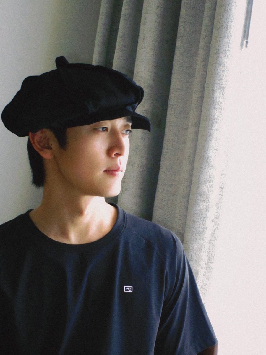 Meilinry's tweet photo. #WangTianChen Studio weibo
052226

Wang Tianchen, while taking a break from making vegetable soup: “Hey, I got a new hat.”
🙋♂️: “Let’s snap a couple of pics then.”
📷📷📷 https://t.co/Uzz1aILn3M