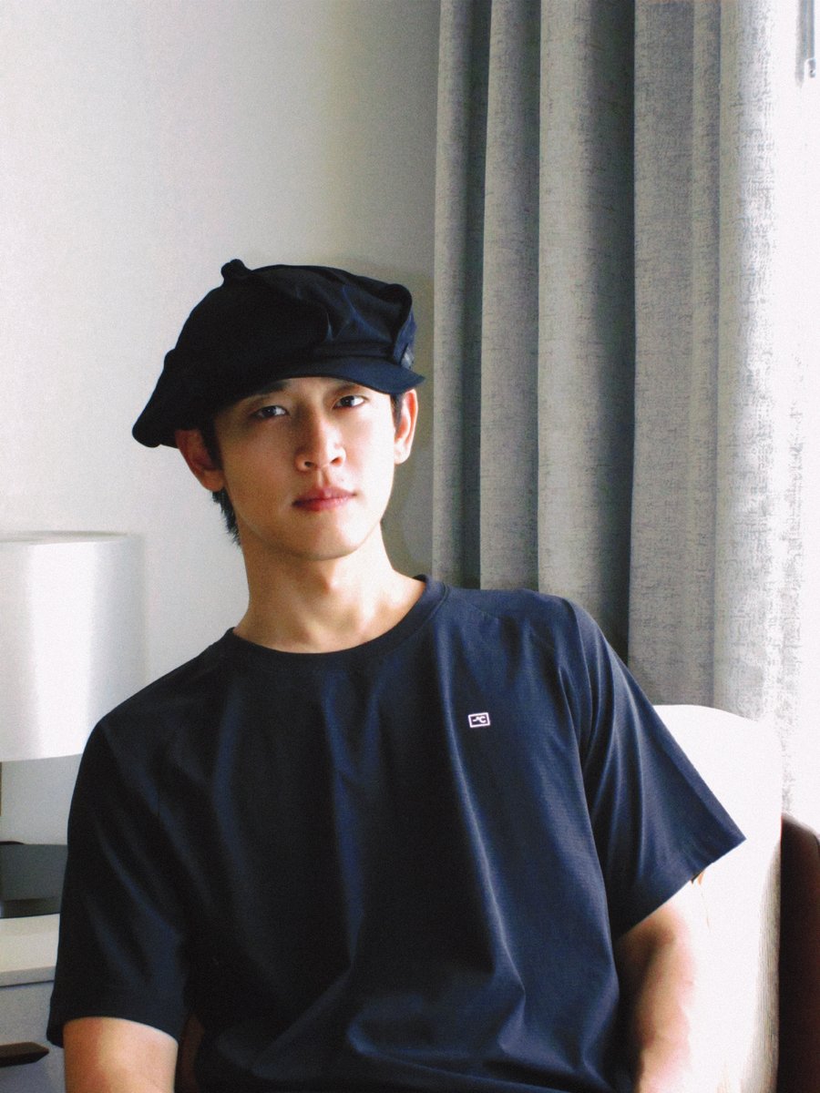 Meilinry's tweet photo. #WangTianChen Studio weibo
052226

Wang Tianchen, while taking a break from making vegetable soup: “Hey, I got a new hat.”
🙋♂️: “Let’s snap a couple of pics then.”
📷📷📷 https://t.co/Uzz1aILn3M