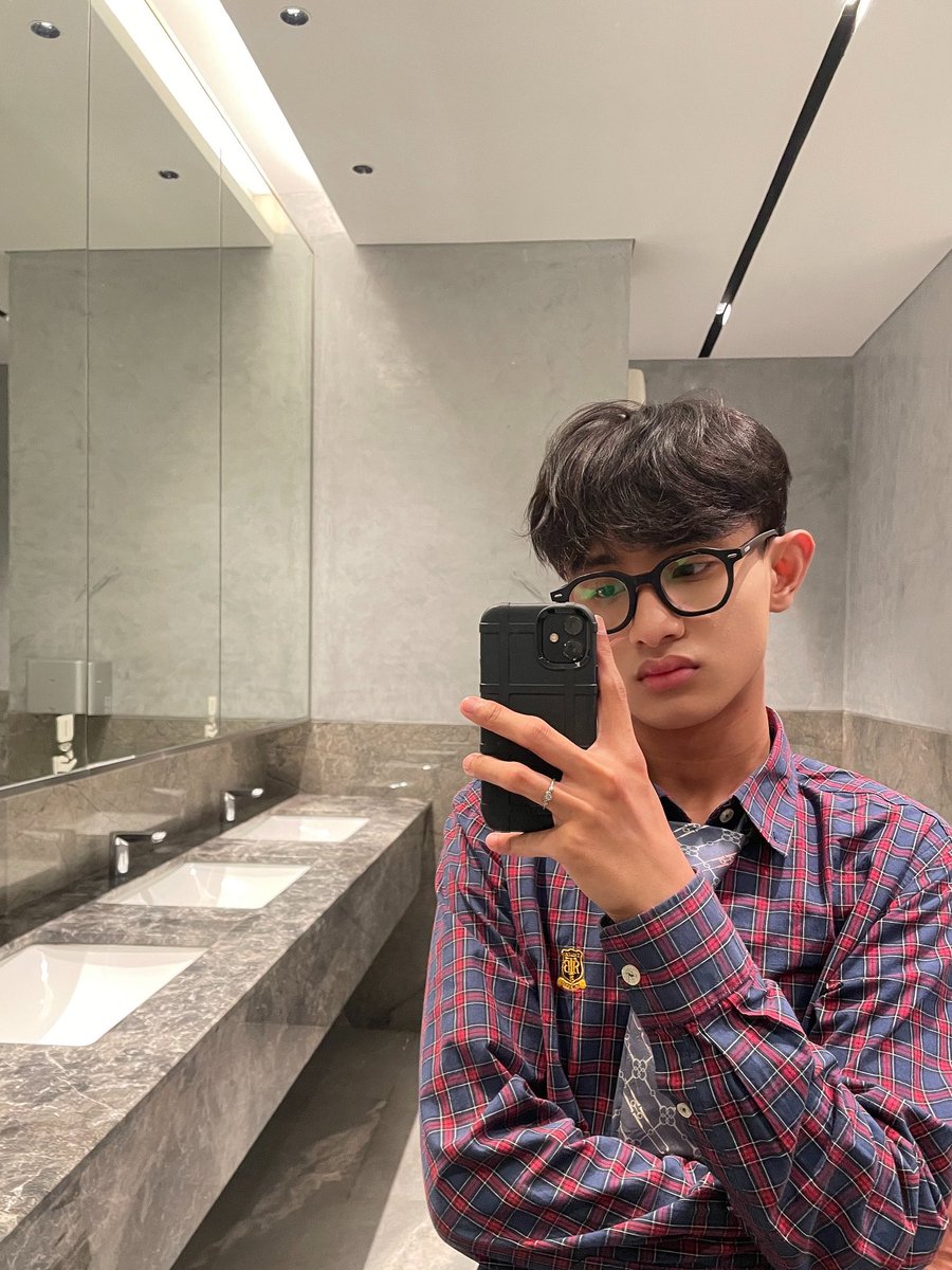 lOvv tweet media