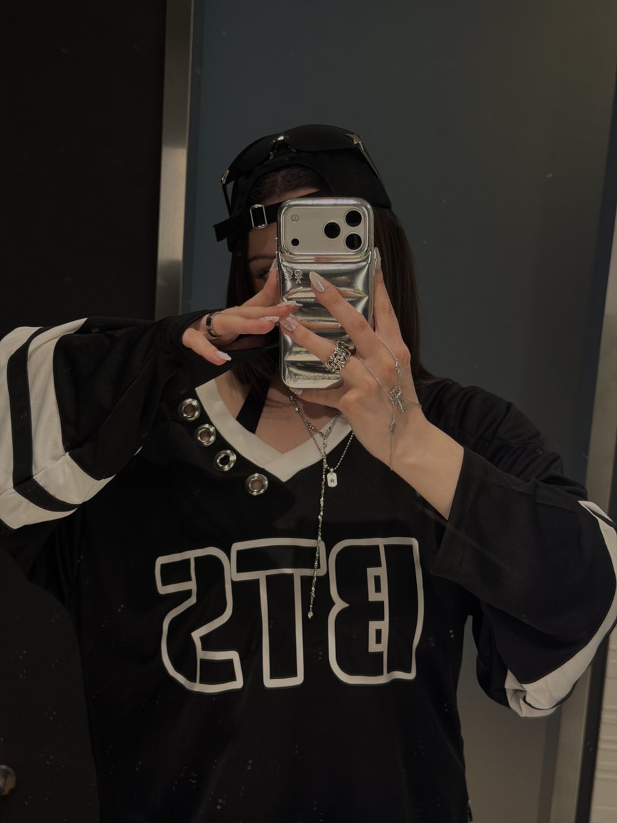 🪭gabs⁷ is seeing bts tweet media