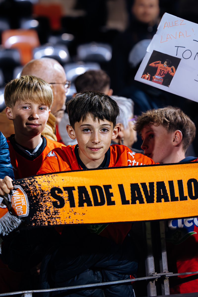 stadelavallois's tweet photo. Nous sommes à 𝐠𝐮𝐢𝐜𝐡𝐞𝐭𝐬 𝐟𝐞𝐫𝐦𝐞́𝐬 ! 🔥✅

🏟️ Demain, face au @fcr1899, vous serez 𝟗𝟔𝟐𝟎 𝐬𝐮𝐩𝐩𝐨𝐫𝐭𝐞𝐫𝐬 à donner de la voix et pousser nos 𝐓𝐚𝐧𝐠𝐨 vers une 𝐯𝐢𝐜𝐭𝐨𝐢𝐫𝐞 impérative dans ce barrage retour ! 🟠⚫️

#LAVALFCR | #SouriezCestduFootCestLaval https://t.co/HLNQwK8w8o