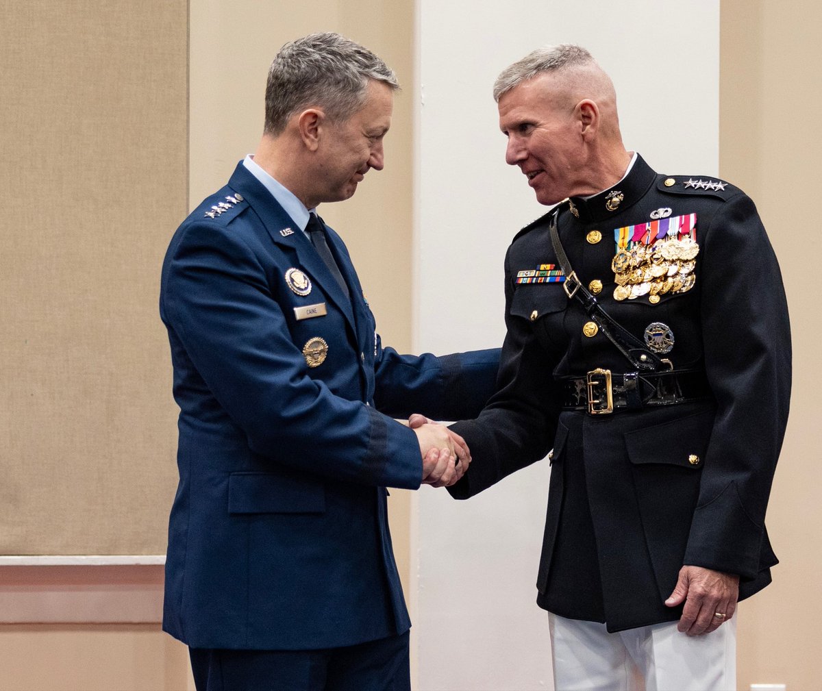 Last night, I had the honor of hosting the 22nd Chairman of the Joint  Chiefs, Gen Caine, for a Friday Evening Parade at @MBWDC. Your leadership  of @thejointstaff has been tremendous as @