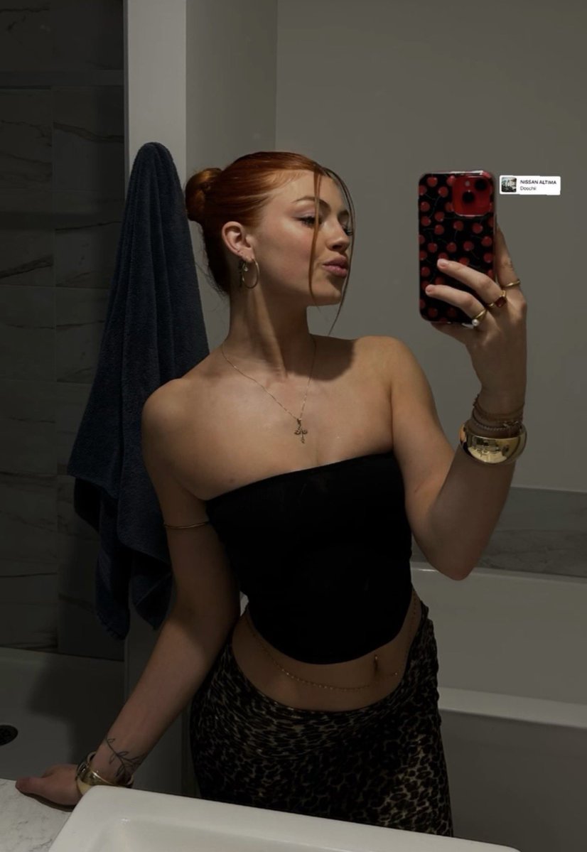 Midriff Magic tweet media