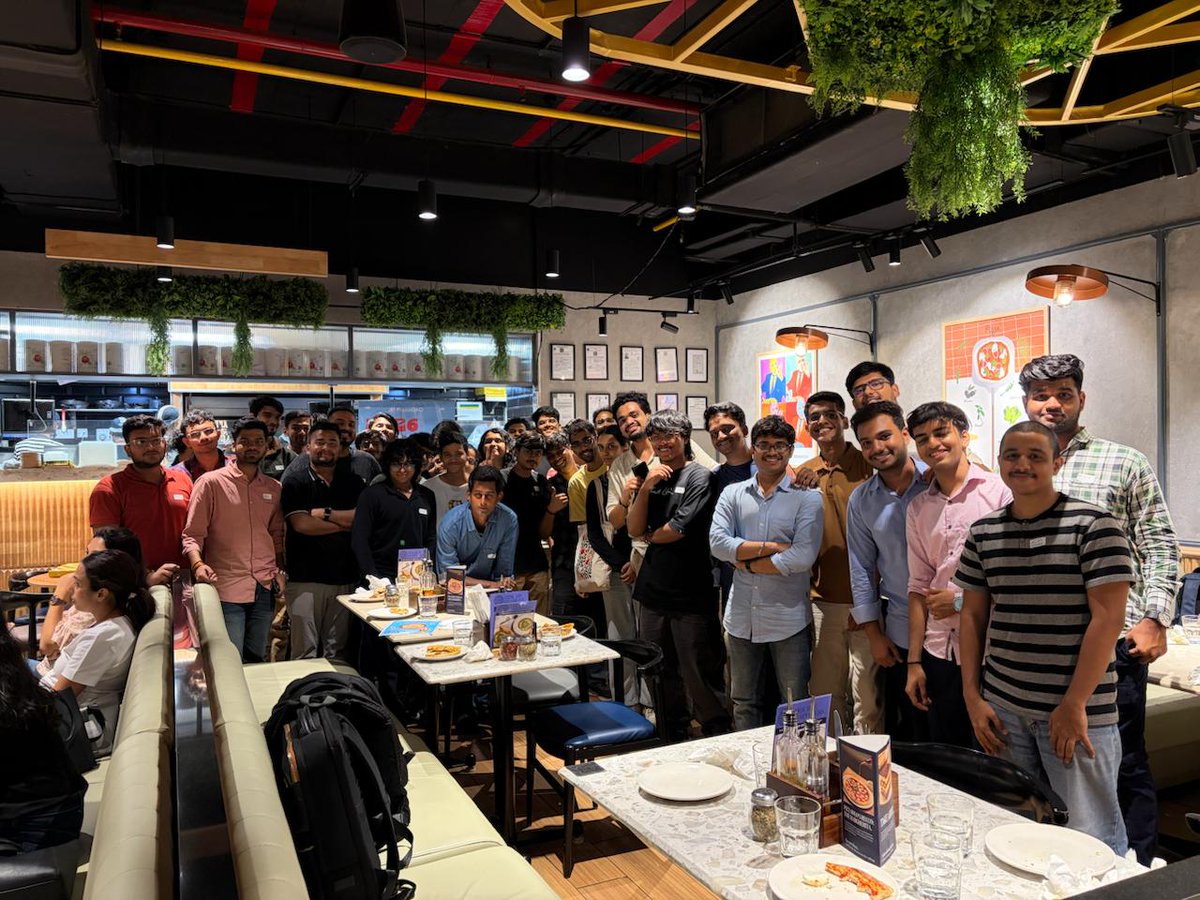 Zaidusyy's tweet photo. The best Pizza Party 🍕🥳

Mumbai⚡️

@Pizza_DAO
@RarePizzas
@simarpreet_019
@PizzaDAOCrew
@weareweb3mumbai
@bitashaIndia https://t.co/3zYXXChRtO
