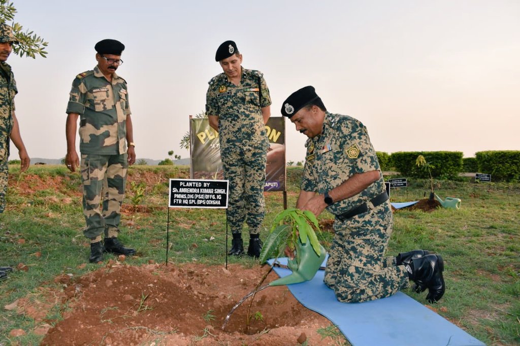 Pso Dig Rajkumar 🇮🇳 Sainik Sammelan followed by Plantation Drive held at SHQ BSF Koraput ...