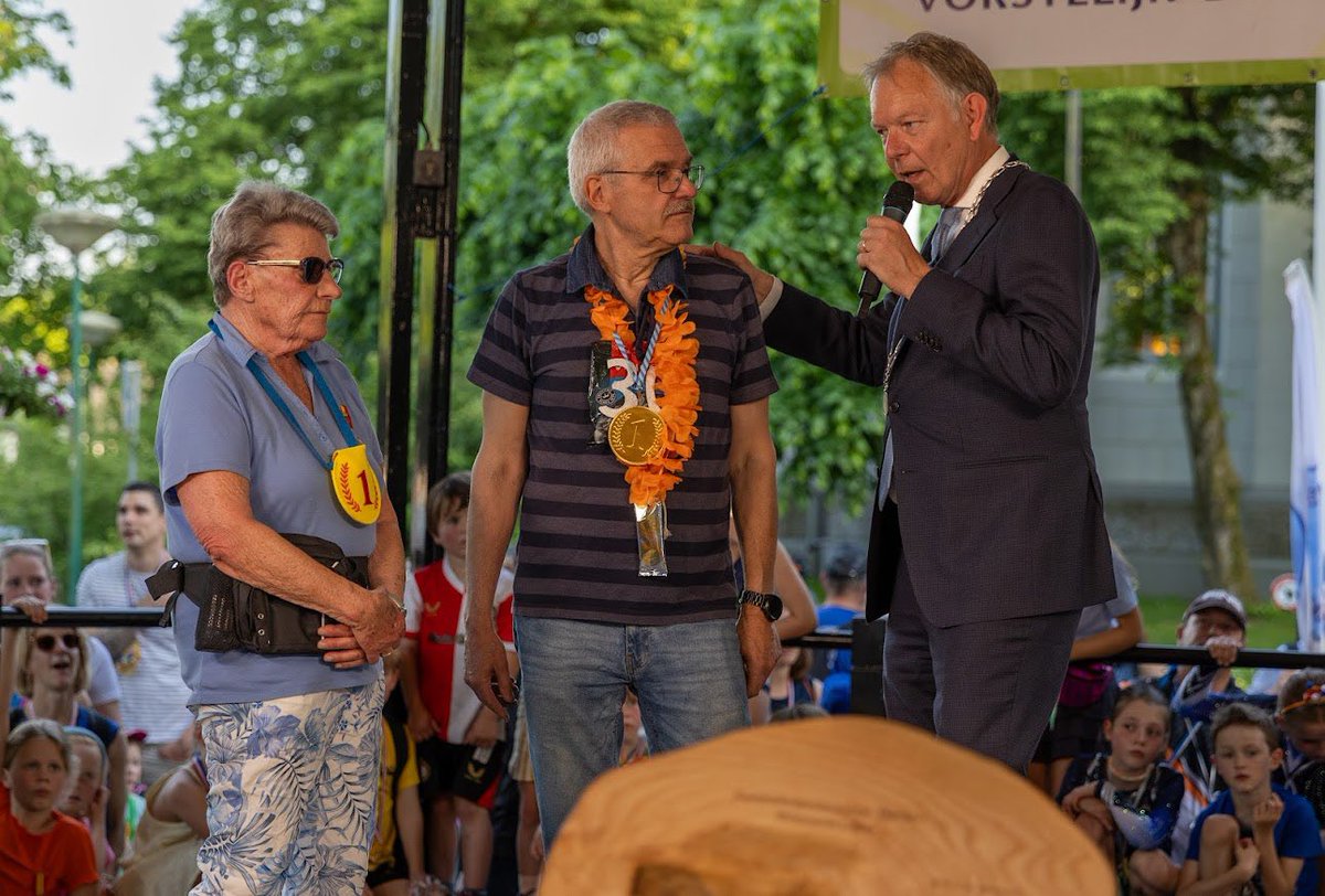 Burgemeester Röell tweet media