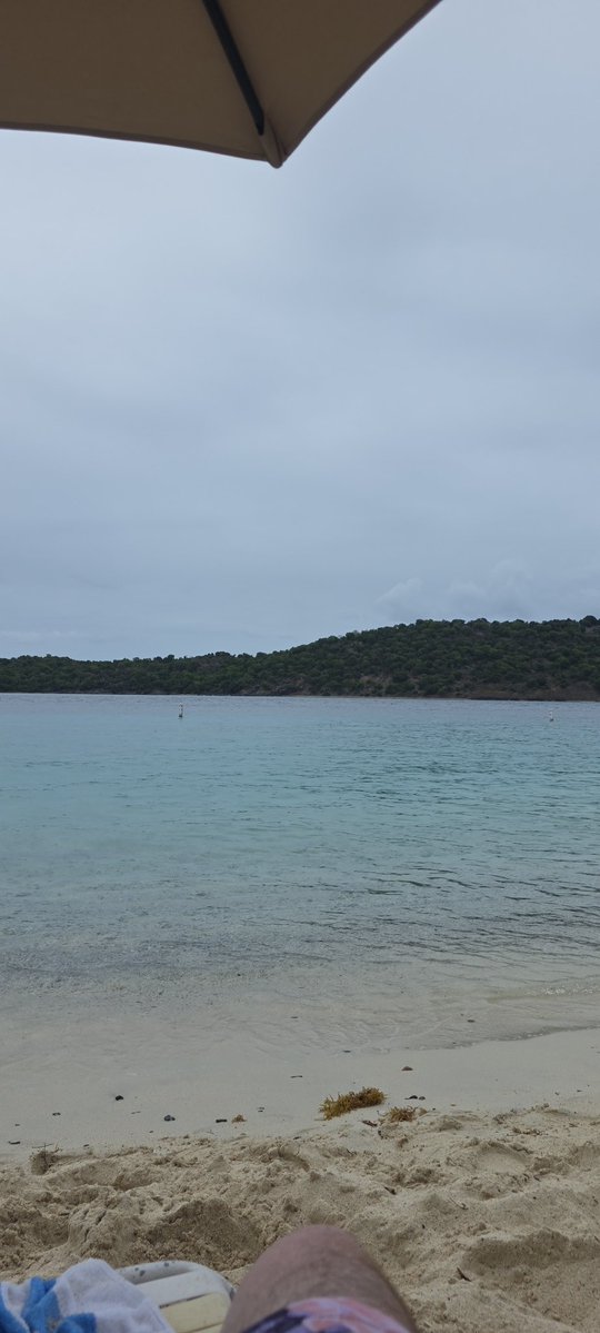 KansasOGTV's tweet photo. Drunk on an island with @missriahputt not too bad https://t.co/mR9f5hkKDZ