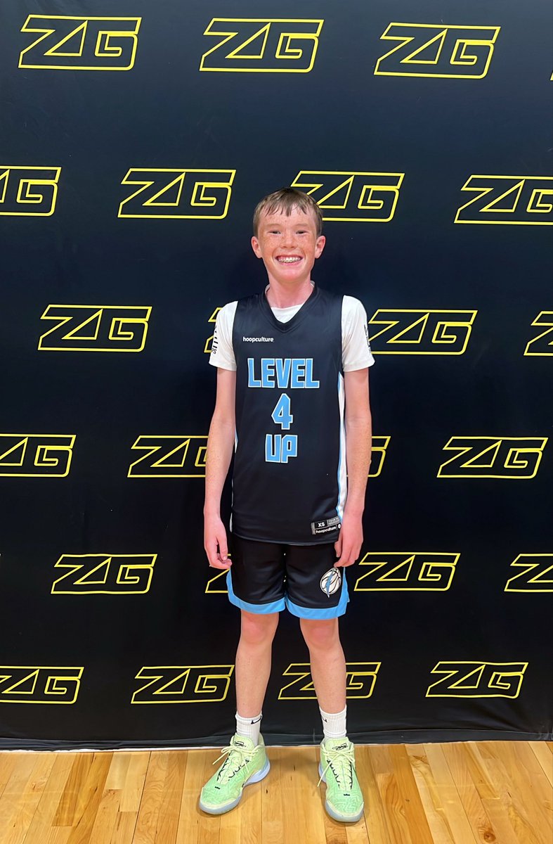 zg_newengland's tweet photo. Kellan Colleary of @levelup_hoops was lights 🔥🔥out today to help lead his team to a victory. Kellan hit 5 threes earning himself #ZGPOTG #ZGStarsandStrips https://t.co/X5mNtswNR6