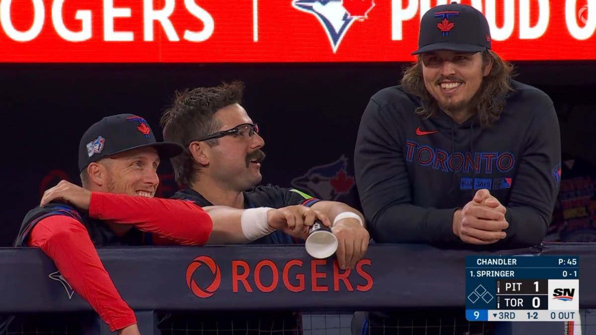 𝕒𝕝𝕝𝕪 ⚾️ tweet media