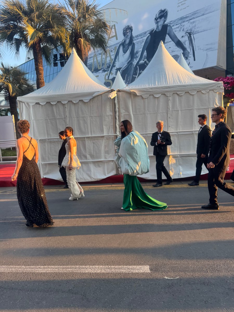 patriandrei's tweet photo. #demimoore #Cannes2026 https://t.co/hSsoHR3ZQ6