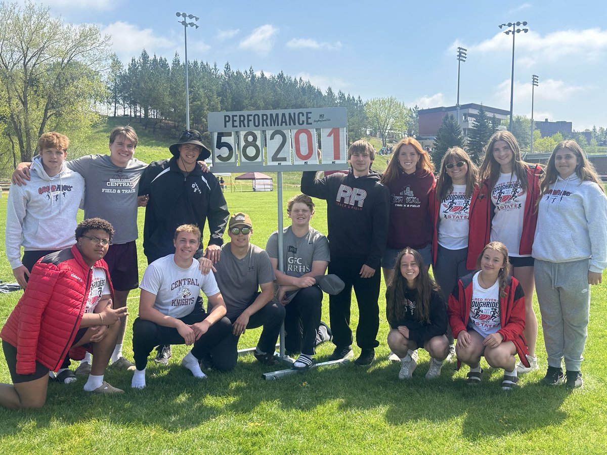 GFThrowers's tweet photo. 2026 State Throws Crew https://t.co/9hI4pe82Rp