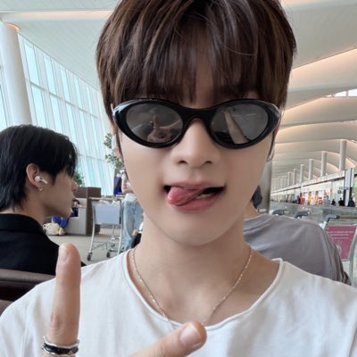 mooni tweet media