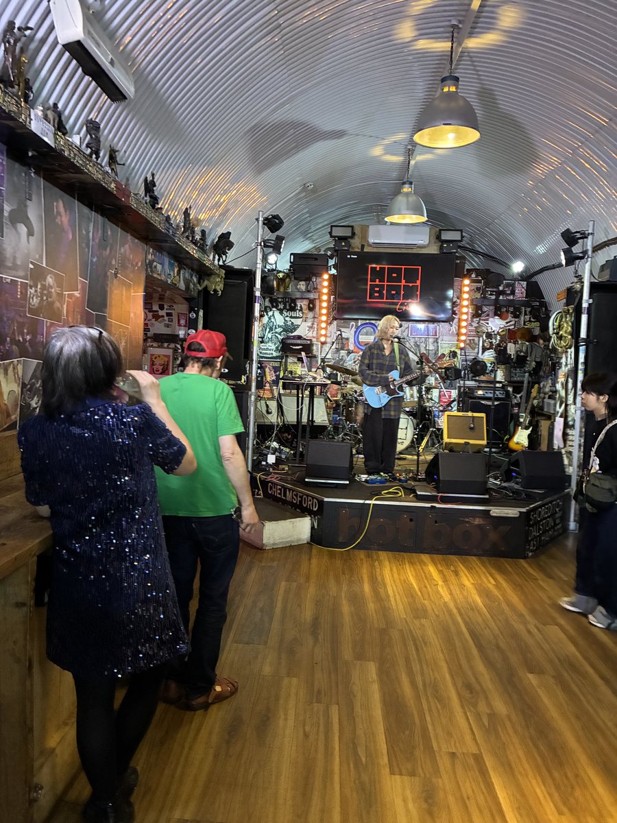 eastlmark's tweet photo. Last show on the @appi_jpn  tour

私はこれが終わってほしくない‼️
Soundcheck and merch ready. Should be a good one to finish with as it’s with @berenyi_miki @HotBoxLiveEvent https://t.co/GXGr2WEsS7