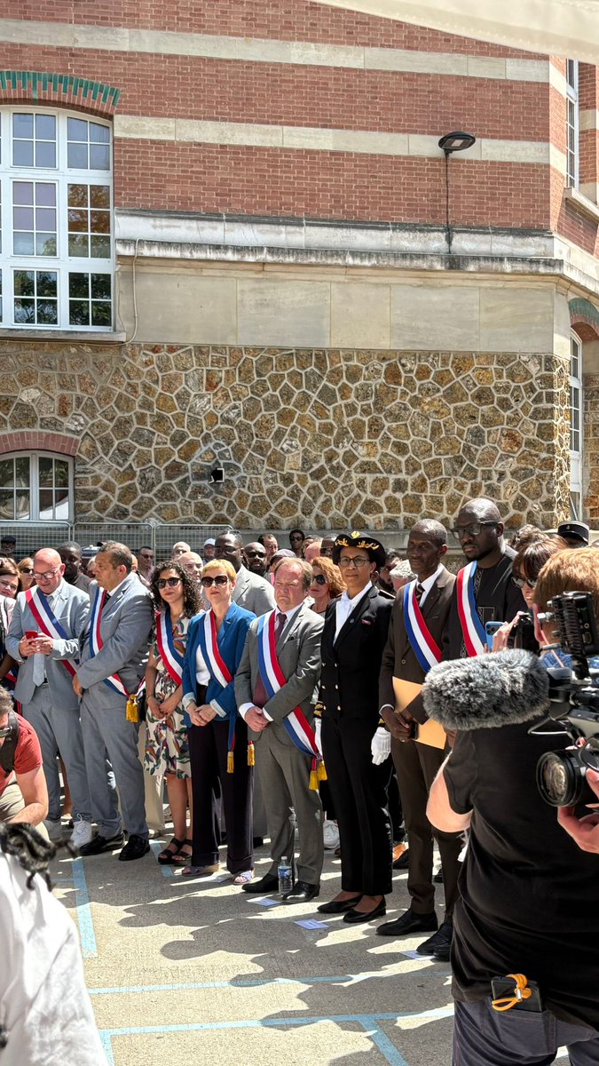 Image de Préfet de la Seine-Saint-Denis : #DevoirDeMémoire #Cérémonie 

🇫🇷 🕊️En ce 23 mai, journée nationale d'hommage aux victimes de l'es