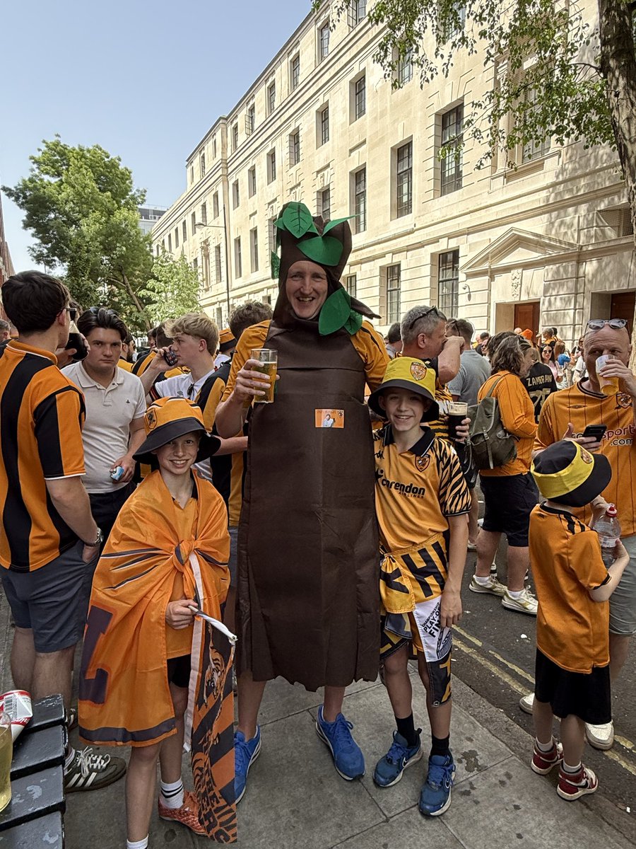 acejon86's tweet photo. @HullCity Treeeeeee https://t.co/RlABruGQt8
