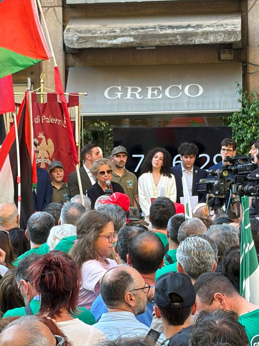 FilcaSicilia's tweet photo. Il 23 maggio non sarà mai un giorno come gli altri ma sarà, insieme ad altre tante date, il segno tangibile che la mafia ha perso!
Infatti a distanza di 34 anni le vecchie e nuove generazioni sono qui, tutte insieme, a dimostrare che le idee restano #noinondimentichiamo 💐 https://t.co/8KSVADvmJG