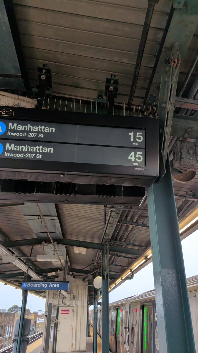 geokiss's tweet photo. NYC is making it impossible to get around in cars, yet we cannot rely on the train . Only the poor working  New Yorkers stuck here are sufferers . A  30  mins  car ride takes 2+ hours on the . @NYCTSubway  @MTA  @NYCMayorsOffice https://t.co/5EuKc5GjCQ
