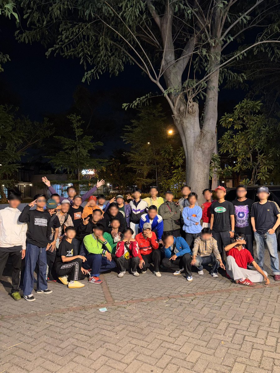 GDFirm's tweet photo. more than firm. see u next season mates. https://t.co/Eh380VhLyt