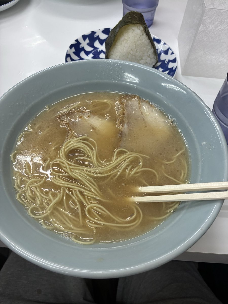 s_dcy7's tweet photo. 飲んでないけど〆のラーメン https://t.co/KxDaZG3kJi