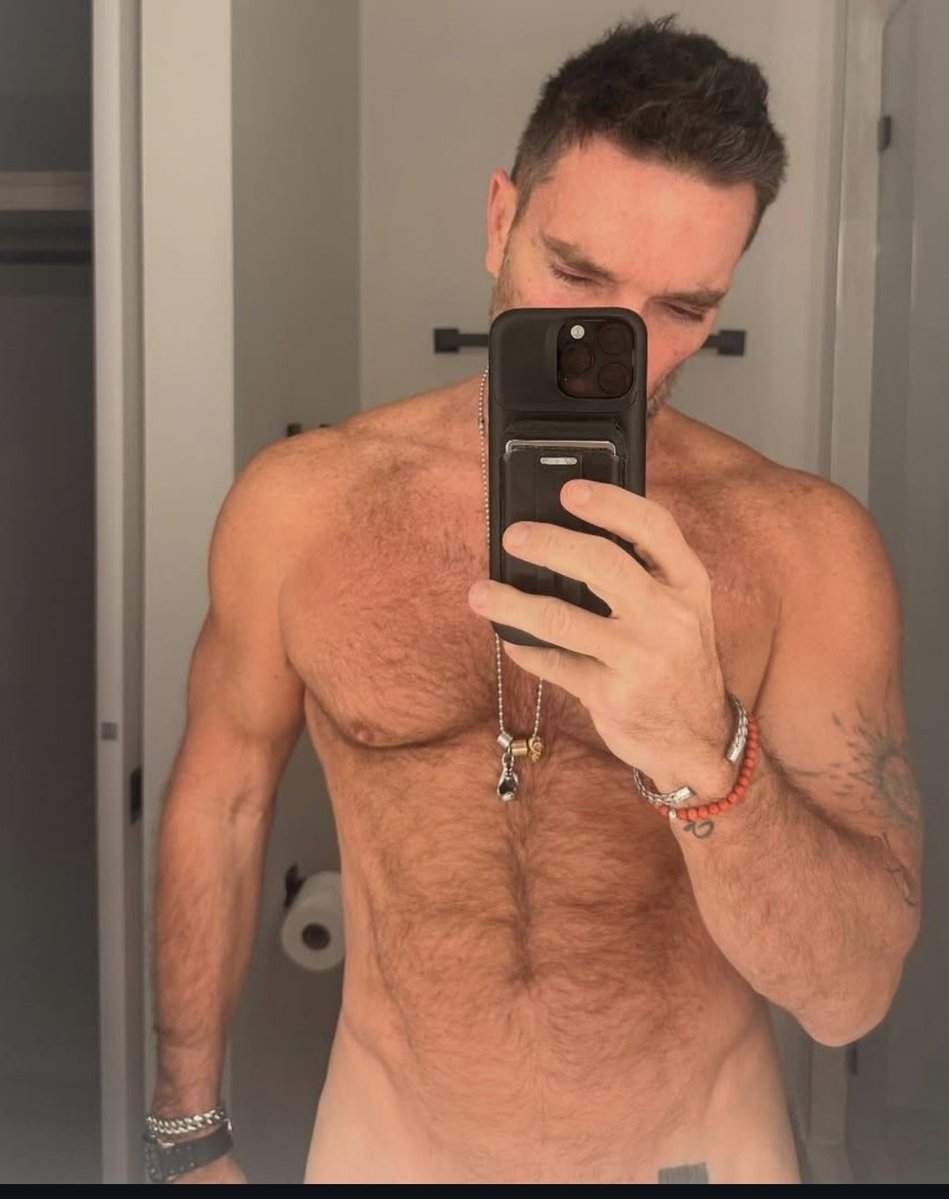 YulGuion7's tweet photo. #JulianGil regresa a las telenovelas como el villanisimo Mario Nólivos en #TanCercaDeTiNaceElAmor Este lunes IMPERDIBLE GRAN ESTRENO @davidzepeda1 @OkairyGiner @Alfredo_Gatica @Nachosada @rosasalazara https://t.co/0uFO36glGk