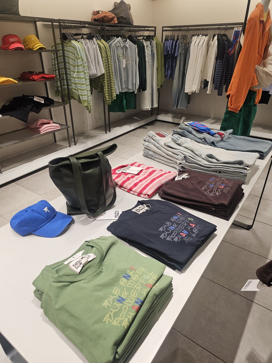 centralbbunny's tweet photo. As ADMs foram fazer as compras 👀

Benito Antonio x Zara https://t.co/PACBB4Ht3u