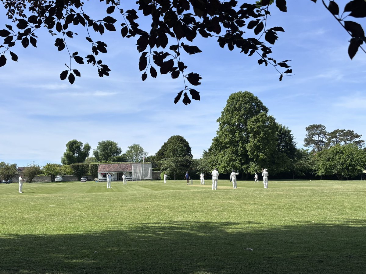DyrhamCC's tweet photo. It’s a big W for the Ds 💪

Ds 226ao @martinjmillard 💯 match winning partnership with @AndrewAgl1971 

@AbbotsLeighCC 151ao

A day for the spinners @TinkerDTaylor 4fer @martinjmillard with 3

#maximumpoints #winningfeeling #uptheDs 

🩵💙🏏🦌👊 https://t.co/WLmCnxHmBI