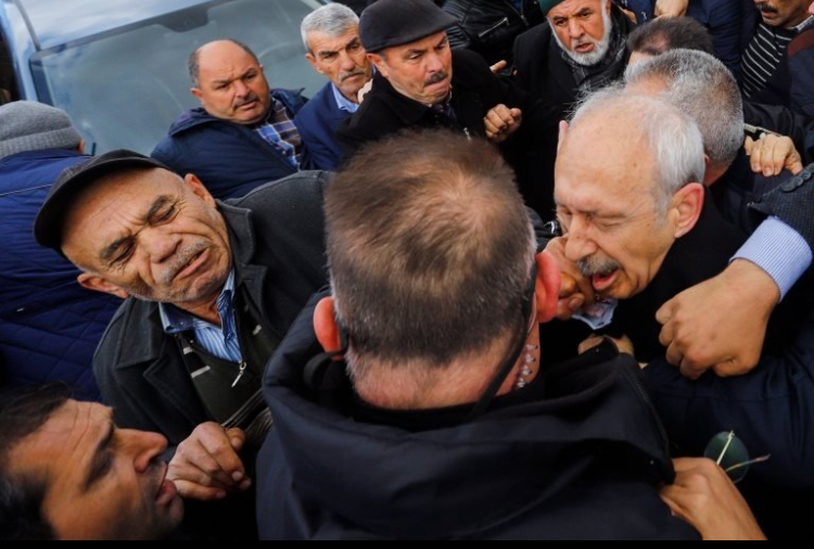 ZaferArapkirli's tweet photo. İLK SİNYALİ "İNEKÇİ OSMAN"IN SUÇ ORTAĞI VERMİŞTİ...

Geçen haftaki özür ziyareti kimseyi uyandırmadı.😎 https://t.co/VNDeM7UsIo