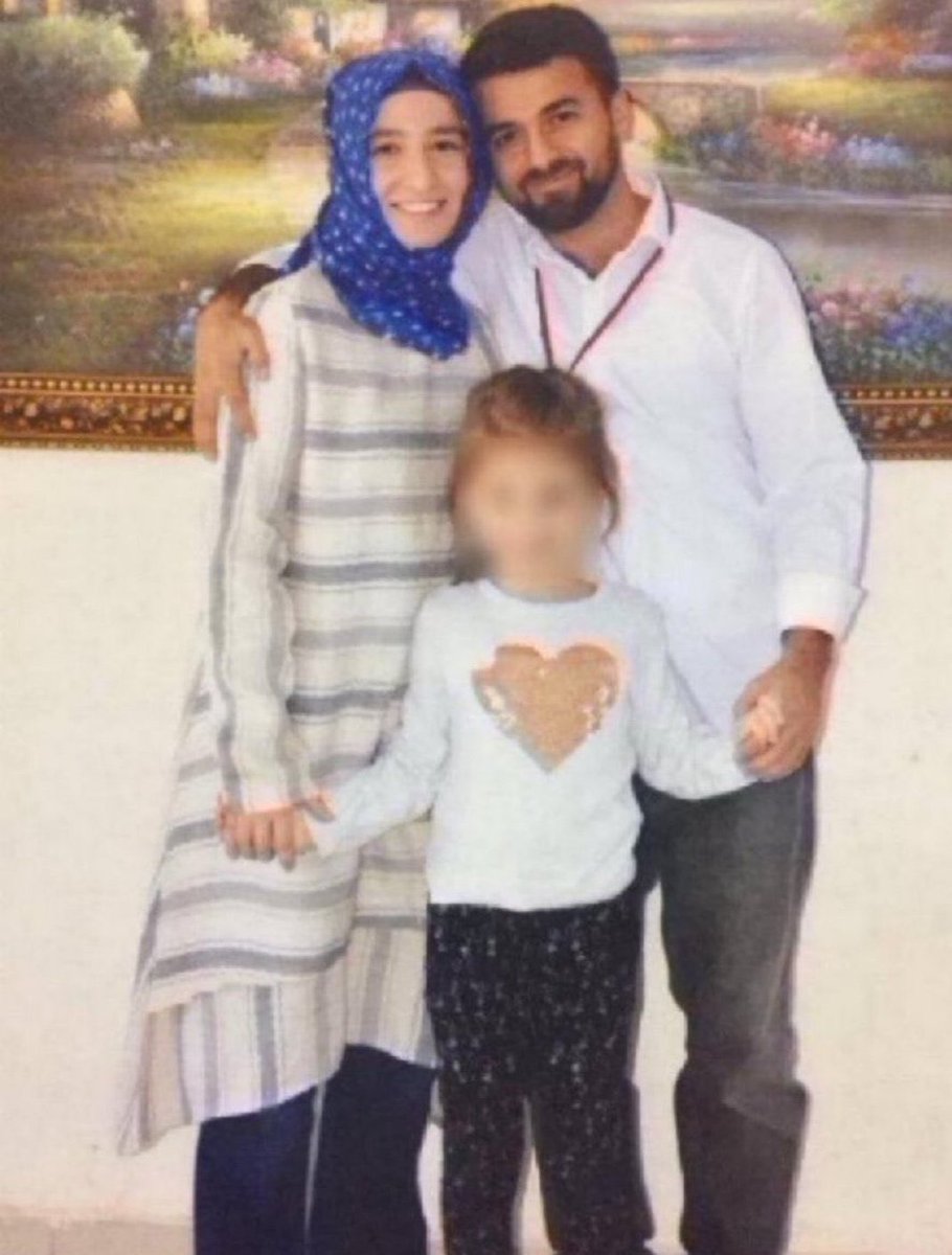 Tutsak_Bebek's tweet photo. 6 yaşına kadar annesiyle cezaevinde büyüyen Azra, şimdi dışarıda…
Ama hâlâ tek bir şeyi bekliyor: Annesini.

Yeliz Kurtok, yalnızca KHK ile kapatılan bir kurumda çalıştığı için 2019’dan beri Şakran Cezaevi’nde.
Bir çocuğu annesiz bırakmanın adı adalet olamaz.

Bu vicdansızlık sona ermeli. 

MehmetParlak AcilTahliye

@yaseminhadivent