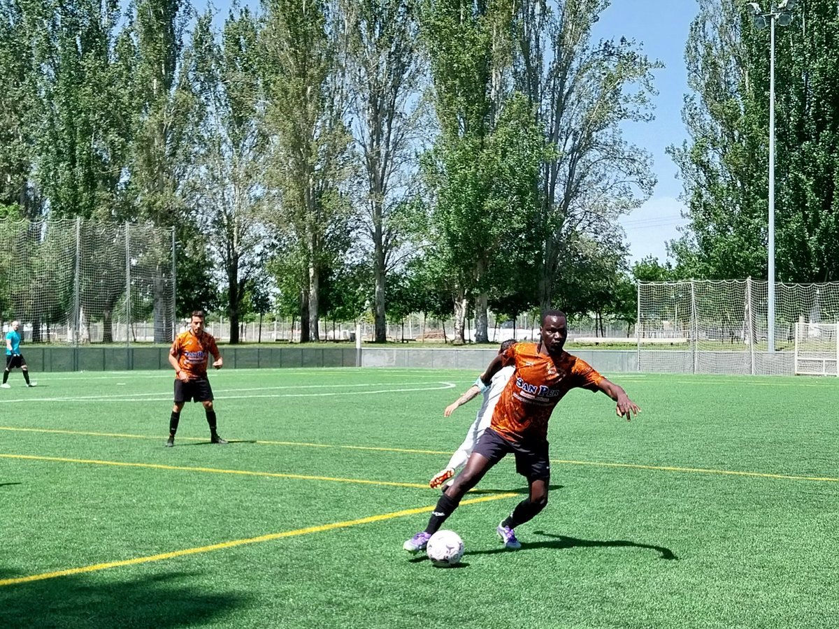 SeyprolFC's tweet photo. Nuestra temporada acaba con una derrota por 1-4 frente al Holy Cross en la Copa. Mala primera parte y reacción insuficiente tras el descanso. @aags88, autor de nuestro gol desde el punto de penalti. Hasta aquí hemos llegado 👋👋👋 https://t.co/3fCEYBOSTD