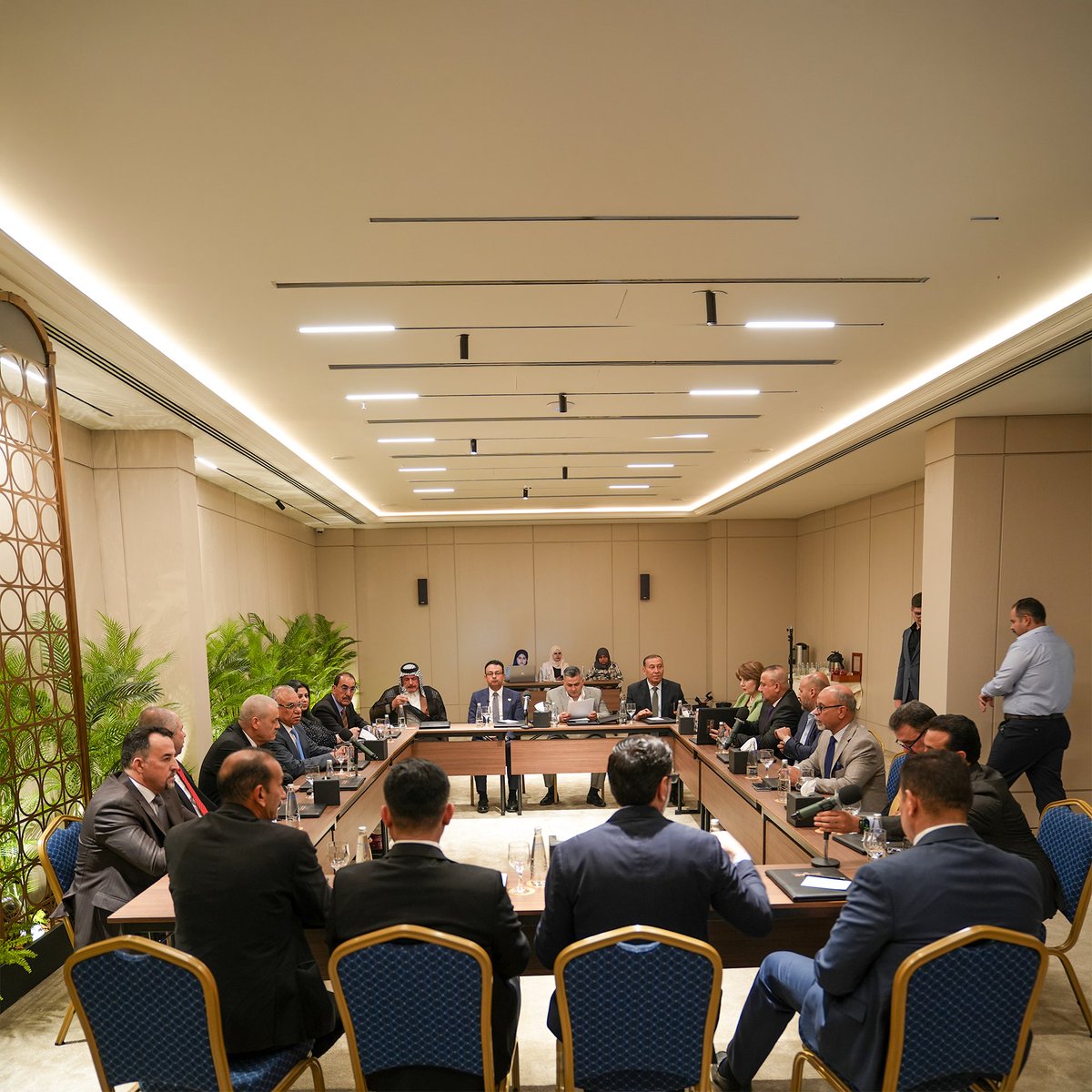 husamAlRobae's tweet photo. خلال مشاركتنا في الورشة التي أقامها المركز الخبري العراقي حول واقع الزراعة، أكدنا أهمية أتمتة التسعير الشرائية لحماية المواطن من فوضى ارتفاع الأسعار، مشددين على أن تحقيق قطاع زراعي مستدام يتطلب إدارة مائية شاملة وحلولاً حقيقية للتحديات القائمة. https://t.co/QX38Z1Bh30