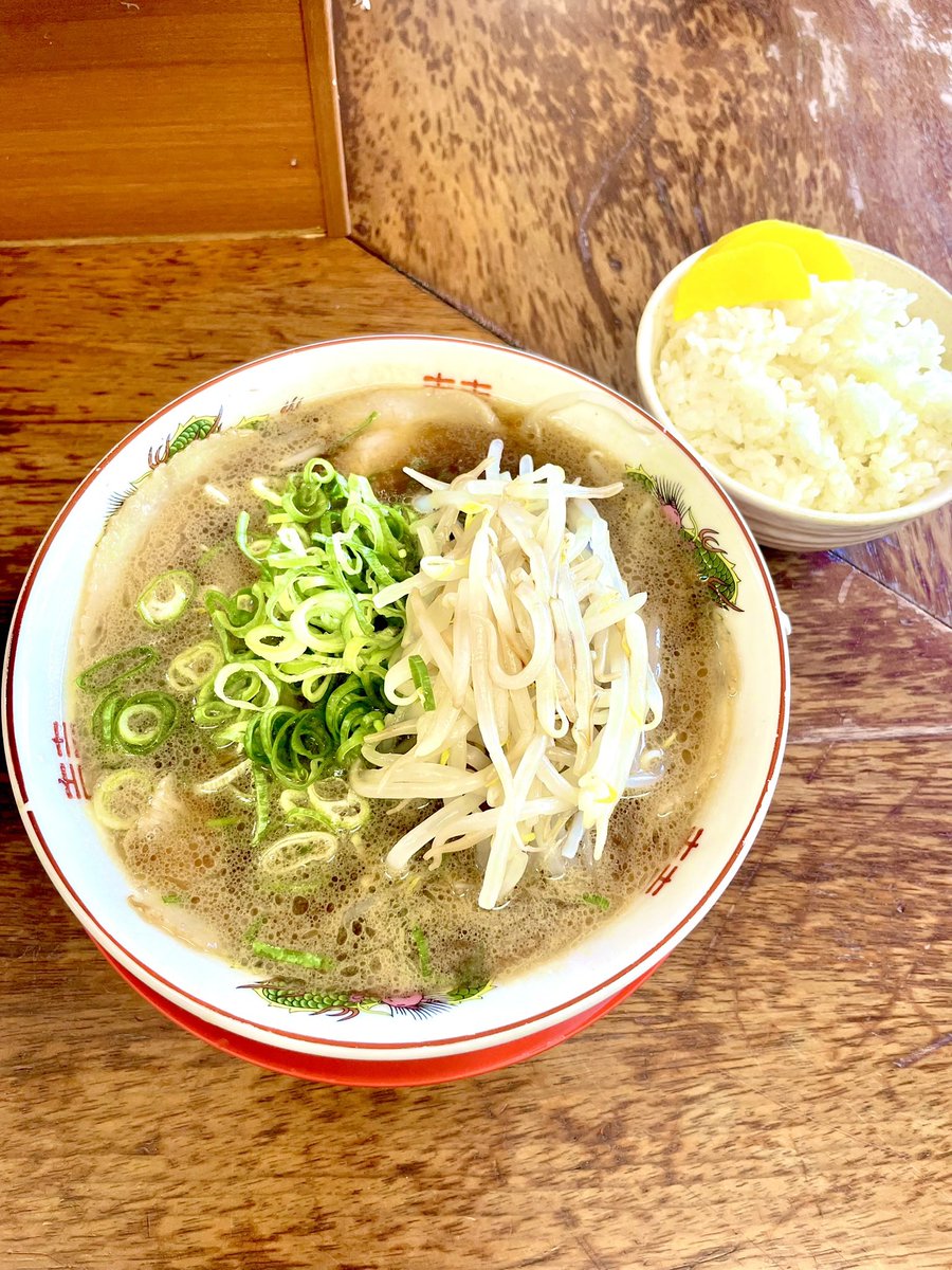 Ramenmiy's tweet photo. おはようございます。
らぁめんみやです。

朝ごはんにラーメンはいかがですか？
朝7時〜営業してます。

皆さまのご来店、お待ちしております。 https://t.co/ckhcaSukom