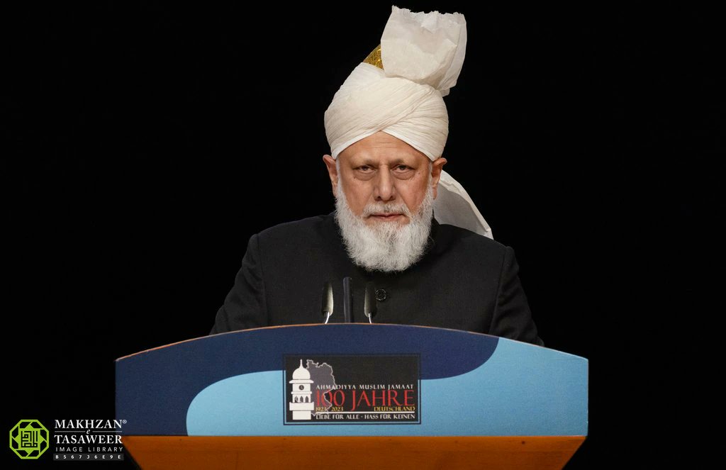 abdulnoor497's tweet photo. #KhilafatForPeace

To bring about peace, it is necessary that at the very minimum, the demands of justice are fulfilled by governments.

-  The Caliph (aba) https://t.co/ZihdtbcCJo
