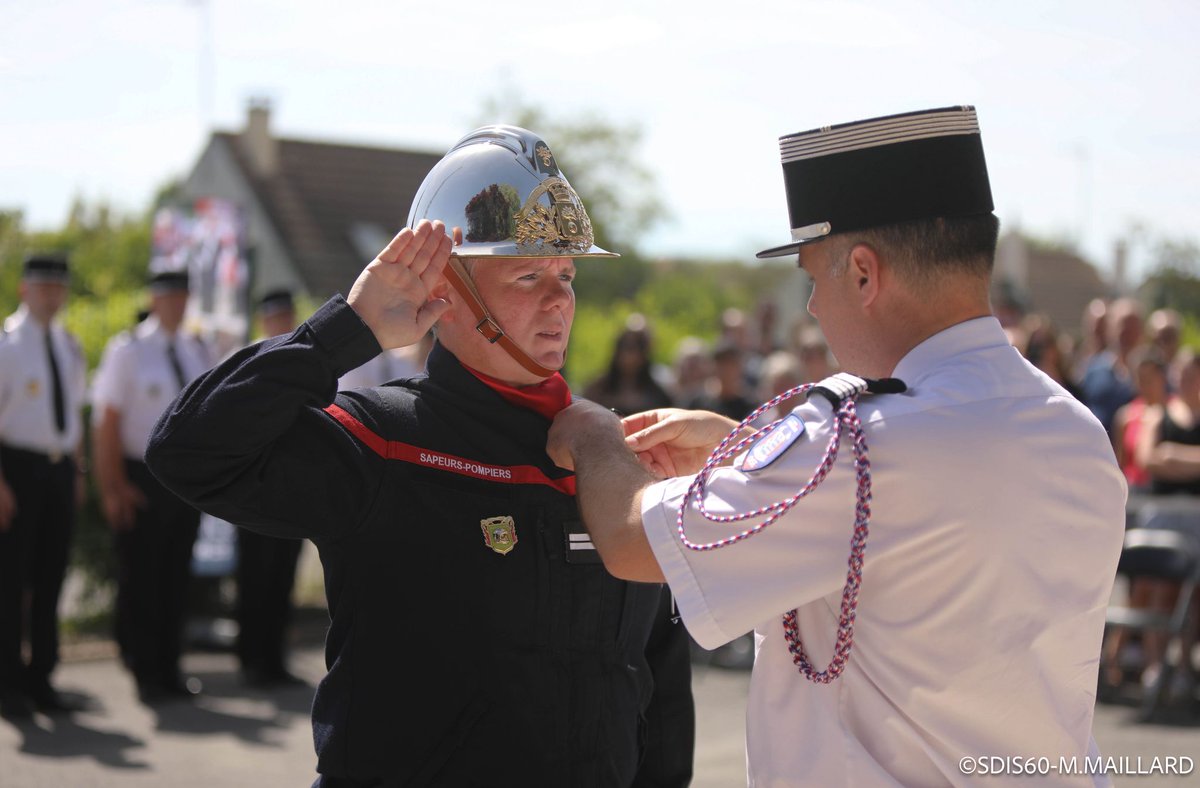 Pompiers60's tweet photo. #VieDuCorps | Passation de commandement au CIS Mareuil-sur-Ourcq entre le capitaine Aurélien PAULET et la lieutenante Laura LADRET.
Une cérémonie organisée en présence du colonel hors classe @PierreBEPOIX , directeur départemental et chef de Corps, des élus et autorités. https://t.co/bUUfmElIHP