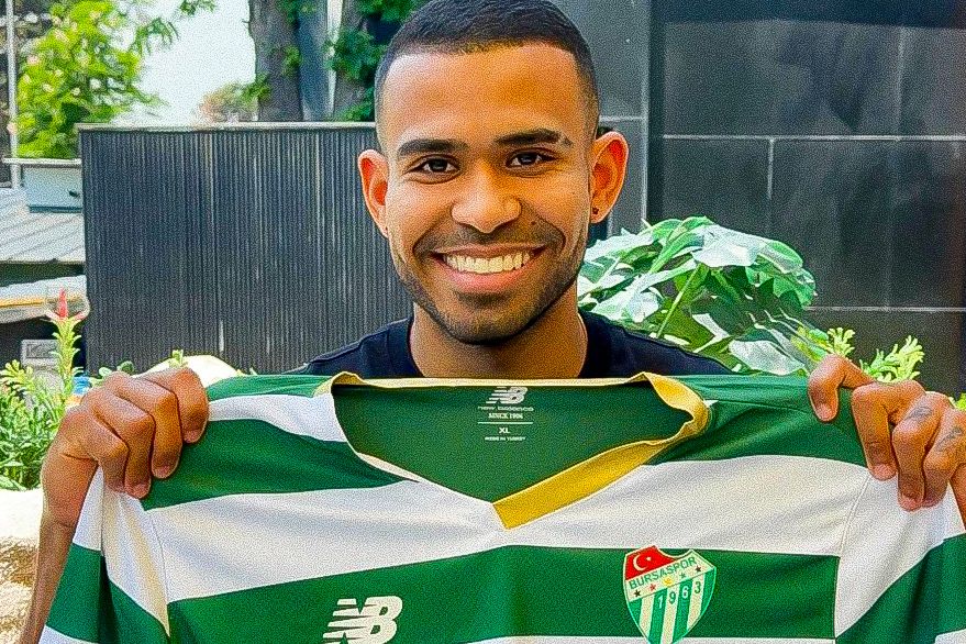busporcom's tweet photo. Bursaspor’a Hoş Geldin

 Juergen Elitim 🐊 https://t.co/M9kQUZj3Wl