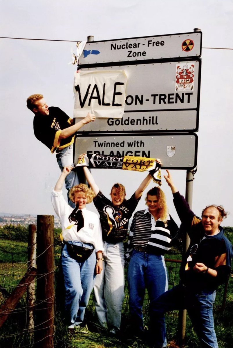 pvfcprogs's tweet photo. #OnThisDay 23/5/93

The Homecoming Parade, Autoglass Trophy Winners 1993

Vale’s victorious players paraded the streets of S-o-T with the Autoglass Trophy, lined with thousands of fans &amp; Burslem was awash with celebrating Valiants to see their heroes arrive home #portvale #pvfc https://t.co/X6CNRBfU6k