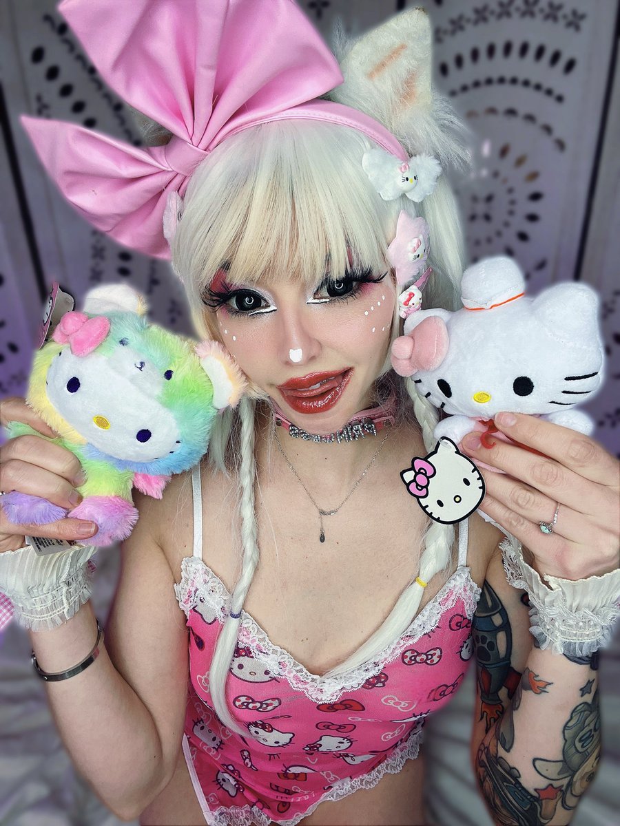 kiddenkatt's tweet photo. Wanna see my stuffies?:3 https://t.co/vOpfE6HgqT