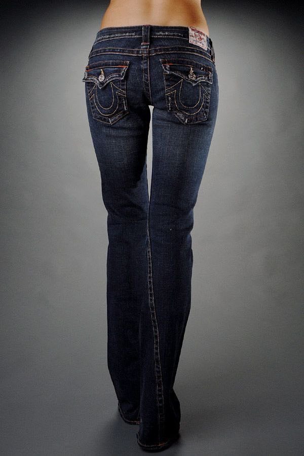 blue4light's tweet photo. Oh to be wearing tight jeans and not look huge in them🌫️🫧 https://t.co/ucNPCw6ieP