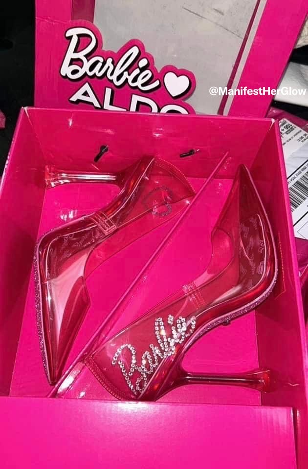 ManifestHerGlow's tweet photo. Barbie inspired glass heels 👠 https://t.co/1FVp1ITyjv
