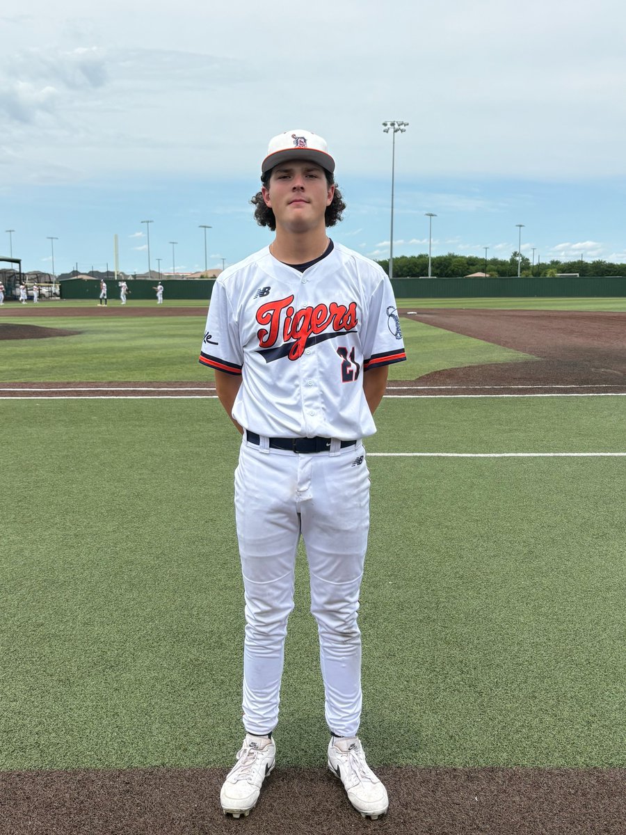 FiveToolTexas's tweet photo. F: @DTigerBaseball Beavan 2028 National 4, Ropes Bushart 1
PoG: @AlecArnell 1-1, HR, RBI, R
Hitter: @KylerReynoldsBB 1-1, HR, RBI, R
Pitcher: @BraydenWise07 3 IP, 5K, 2H, 0R https://t.co/nJtLoFJrsS