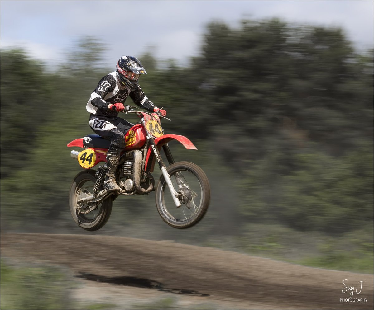 SuziShaw's tweet photo. Tried something new today - great fun watching all the action!
#motocross #motorsport #twostroke #SportPhotography #motorbike @ThePhotoHour @AP_Magazine @CanonUKandIE
#weekendvibes #jessopsmoment #astleymx
https://t.co/vjFIow4UT5 https://t.co/PttC9UPx17