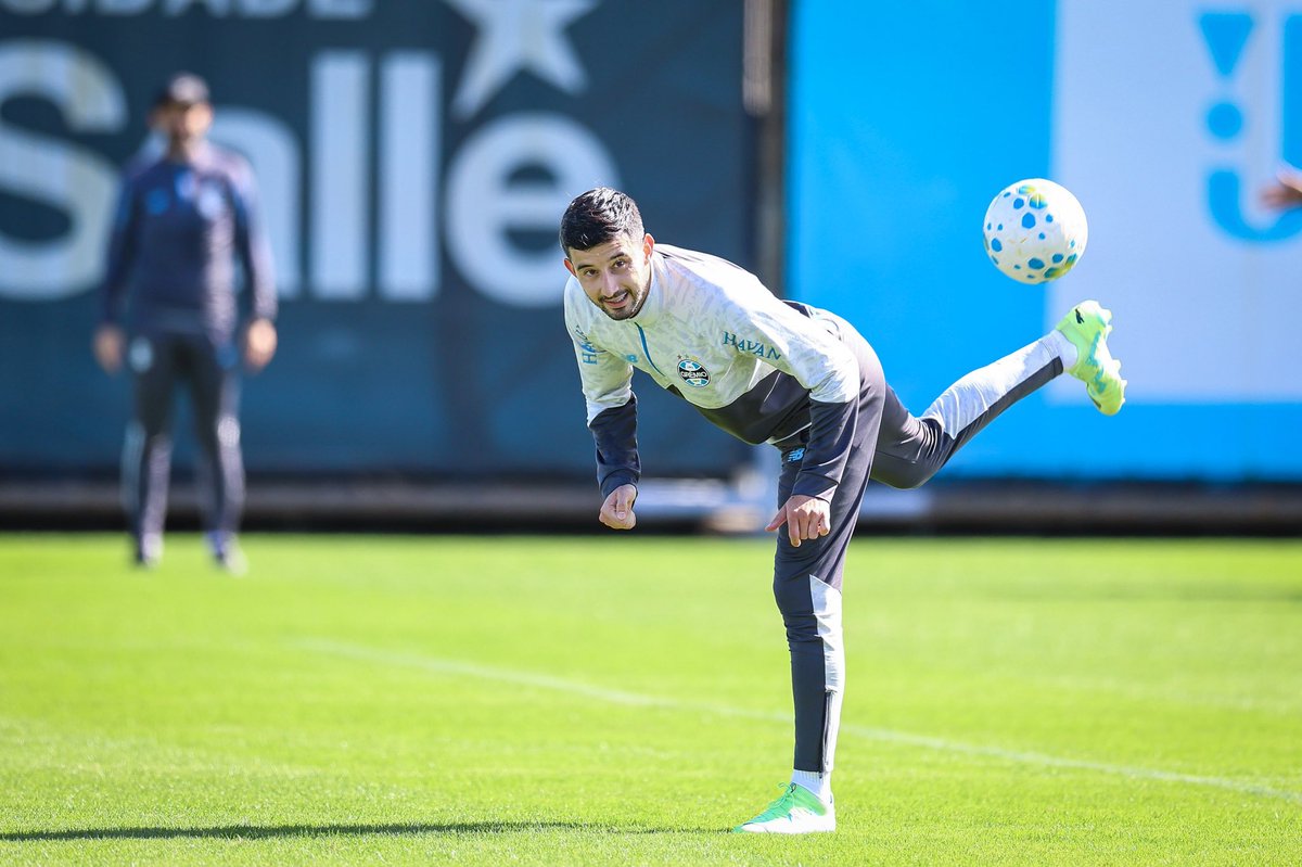soccergfbpa's tweet photo. Após mais de nove meses
afastado por lesão grave de LCA, Villasanti está relacionado pelo técnico Luís Castro para enfrentar o Santos, na Arena, nesta noite às 19h.

📸 Lucas Uebel/Grêmio FBPA https://t.co/YJTa8UALaO