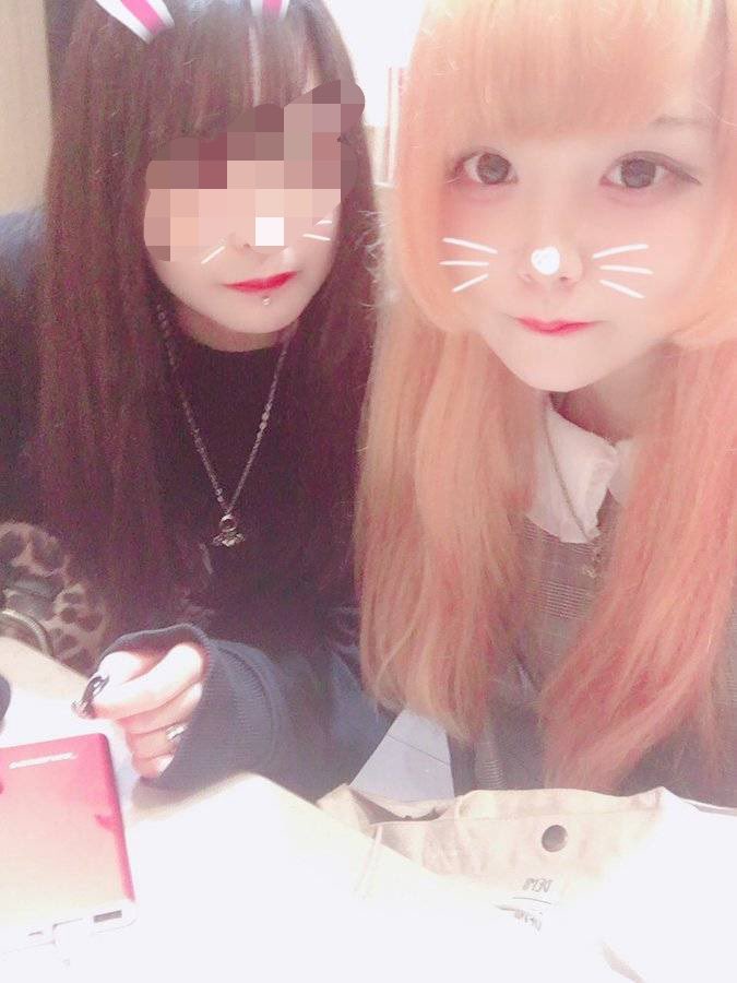 lil_salome's tweet photo. まじ懐かしい
アンクのグレーチェック流行ってたけど、今見るとめっちゃダサい https://t.co/baJg0c215p