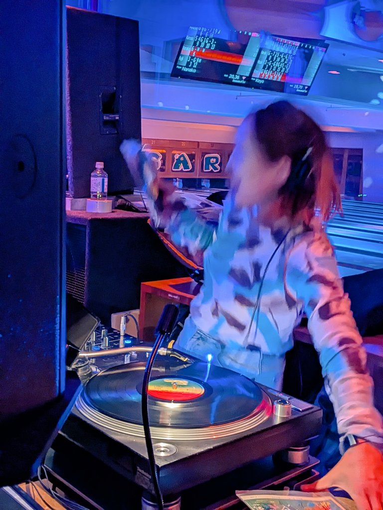 Crossbeat_JP's tweet photo. ジョーン・ジェットを体感+８ぐらいでかけて元気いっぱいだった町田町子、metalmouseのライブ、いつ見ても技術が高すぎて忍者みたいなANilllliiiKii、最後の最後にchicchi🎂、皆さん最高でした。また来たいなBLUESTARS NIGHT。 https://t.co/aKHVBdGVar