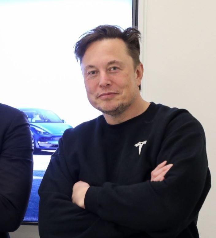 Elon musk news page tweet media