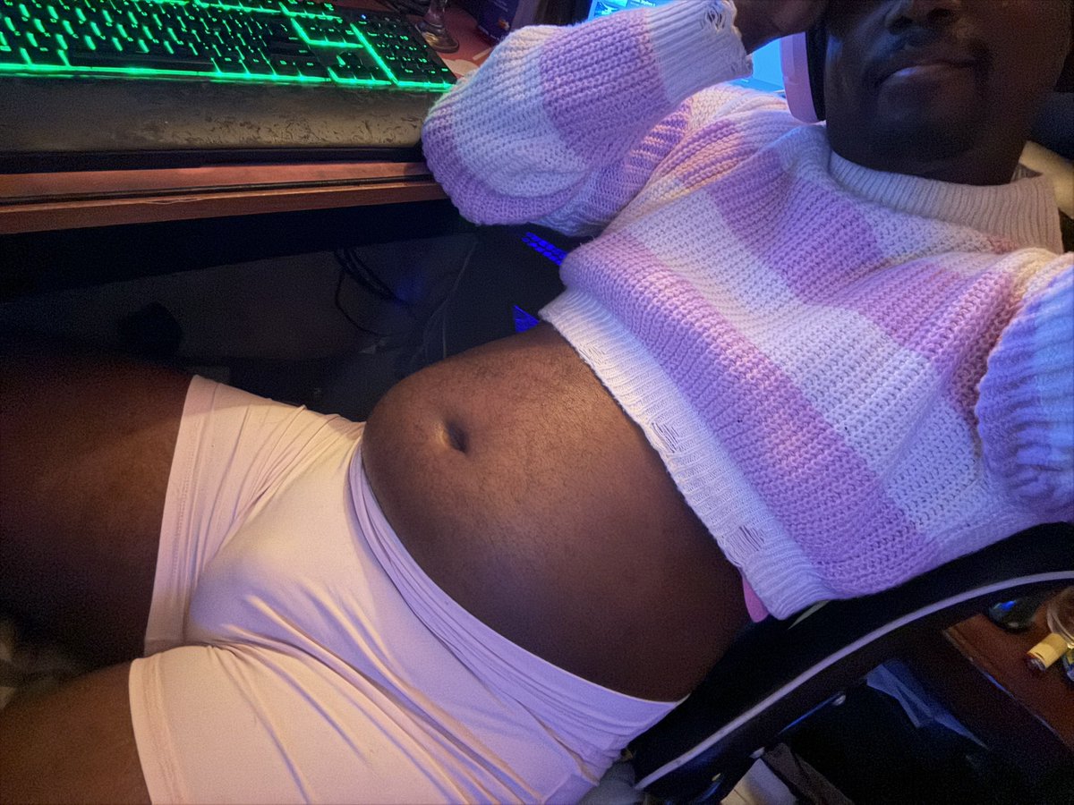 jaywasacatboy's tweet photo. Yes this is as cozy as it looks 💖 https://t.co/c62ShtLjtl