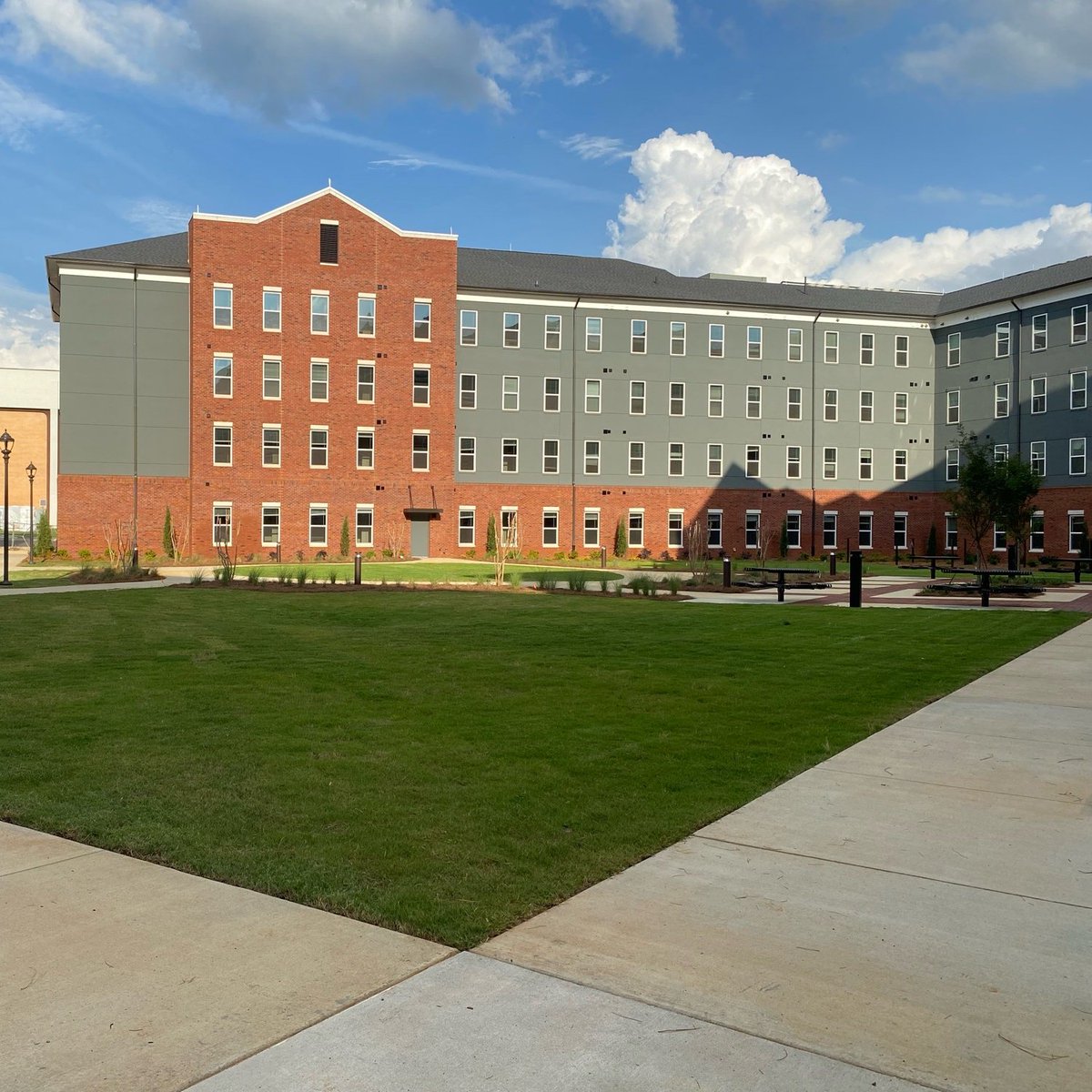 WhiteOak_LS's tweet photo. The planting of trees, bushes, grass and miscellaneous other plants along with the installation of the irrigation system needed to water all these plants is complete and looking great as we finish this project at Jacksonville State University in Alabama.
https://t.co/vfsR4NJRSV https://t.co/3Plv6KObet